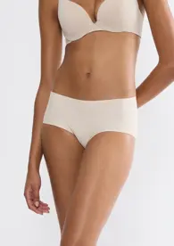 BODY MAKE-UP ILLUSION