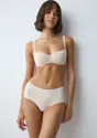 BODY MAKE-UP ILLUSION