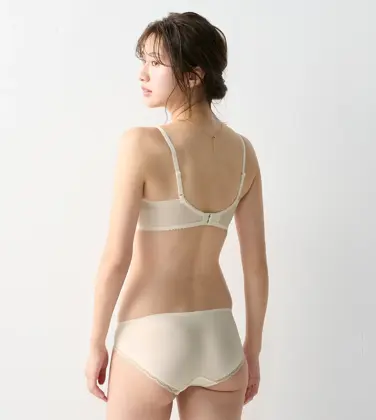 チャーミングラマー スリムライン DeepV ブラジャー ハーバルガーデン