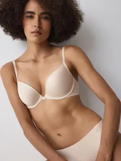BODY MAKE-UP ESSENTIALS