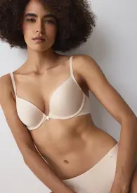 BODY MAKE-UP ESSENTIALS
