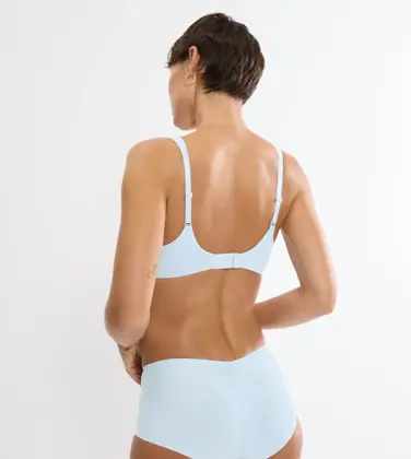 BODY MAKE-UP ILLUSION