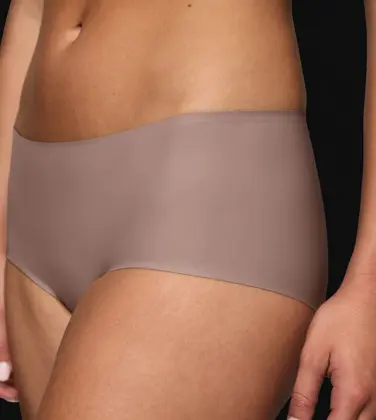 BODY MAKE-UP ILLUSION