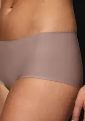 BODY MAKE-UP ILLUSION