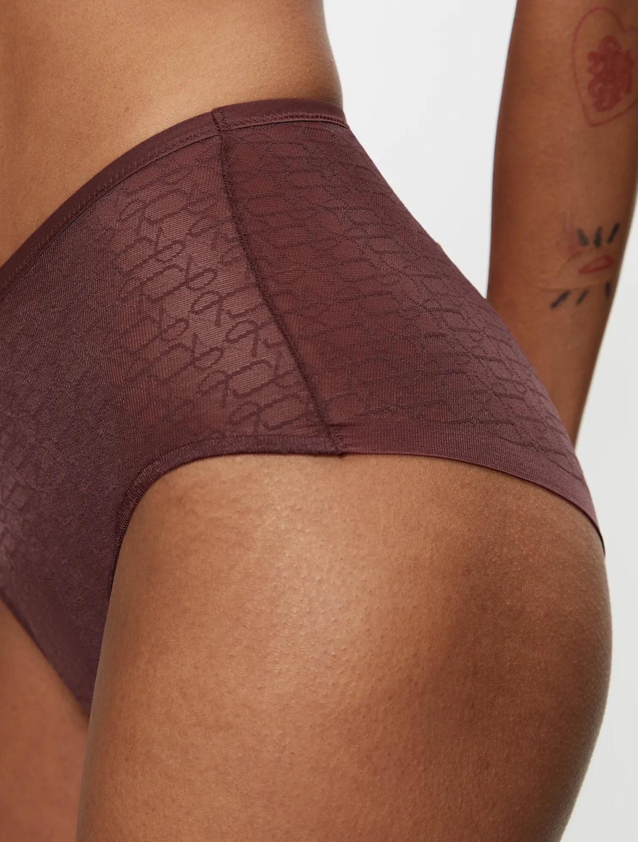 TRIUMPH SIGNATURE SHEER