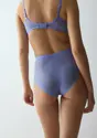 TRIUMPH SIGNATURE SHEER
