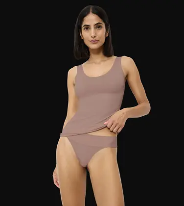 BODY MAKE-UP ILLUSION
