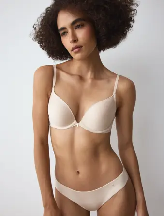 BODY MAKE-UP ESSENTIALS