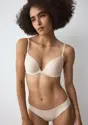 BODY MAKE-UP ESSENTIALS
