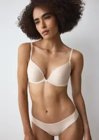 BODY MAKE-UP ESSENTIALS
