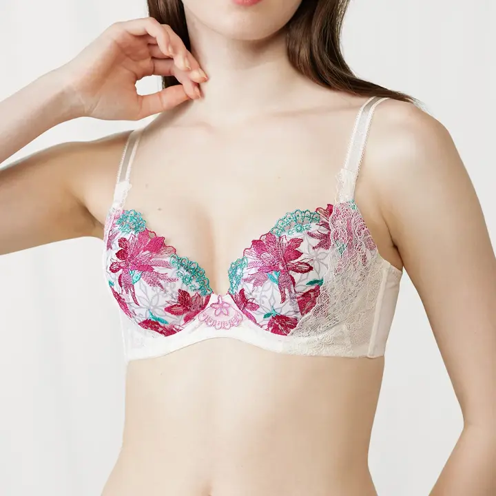 【SALE】レッドレーベル バイ トリンプ0112 ブラジャー, ホワイト, model image number 0
