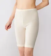 フロラーレ バイ トリンプ906 5分丈ボトム, ホワイト, model image number 0