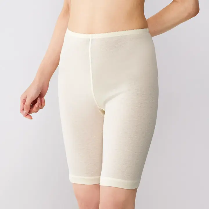 フロラーレ バイ トリンプ906 5分丈ボトム, ホワイト, model image number 0