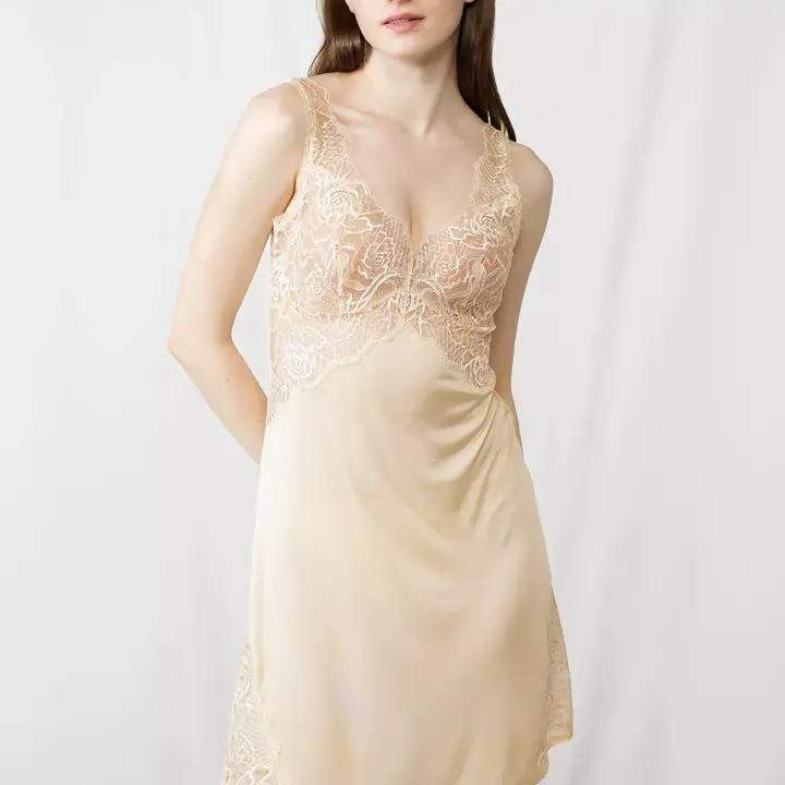 フロラーレ バイ トリンプ1100 ラウンドスリップ【一部カラーSALE】, , model image number 0