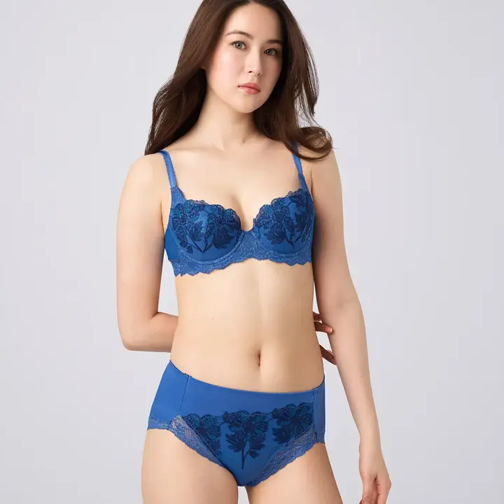 フロラーレ バイ トリンプ122 はきこみ普通ショーツ, ブルー, model image number 1