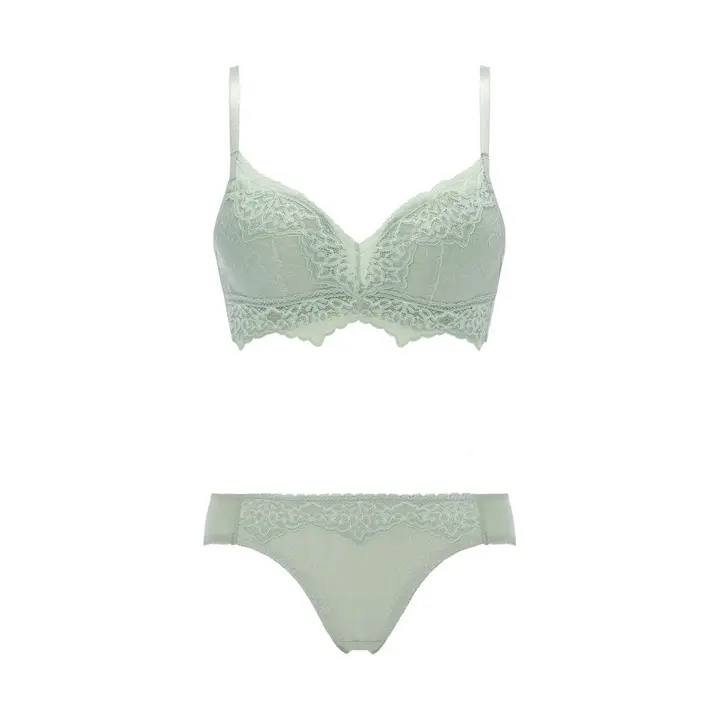 Daily Plus らくふわノンワイヤー ブラ＆ショーツセット, グリーン, product image number 1