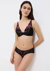 SENSUAL SPOTLIGHT