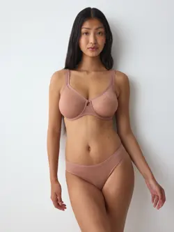 TRIUMPH SIGNATURE SHEER