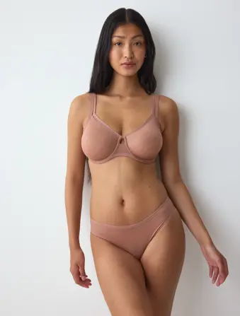 TRIUMPH SIGNATURE SHEER