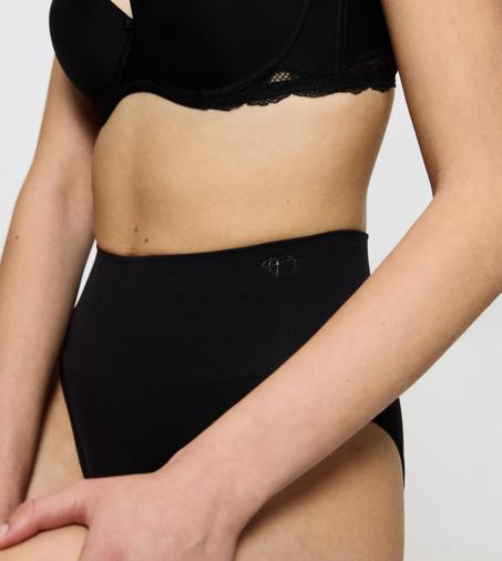 TRIUMPH SOFT SCULPT in BLACK