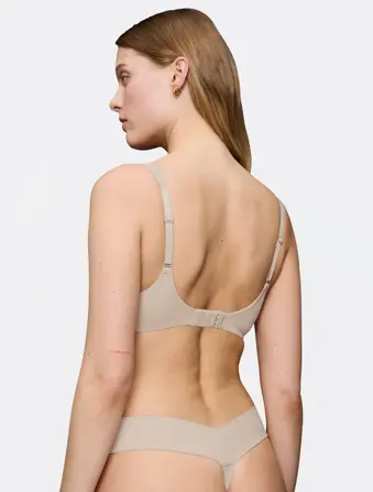 BODY MAKE-UP ILLUSION