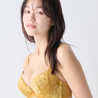 きゅっと寄せブラ ブラ＆ショーツセット スウィンギングブーケ【一部カラーSALE】, イエロー, model image number 4