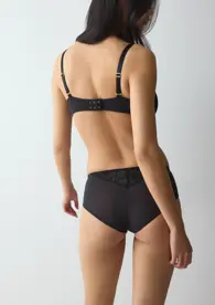 AMOURETTE BERRY
