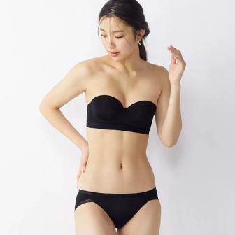 【SALE】ストラップレスハーフカップブラ(ストラップ取り外し可) シグネチャースムース, ブラック, model image number 2