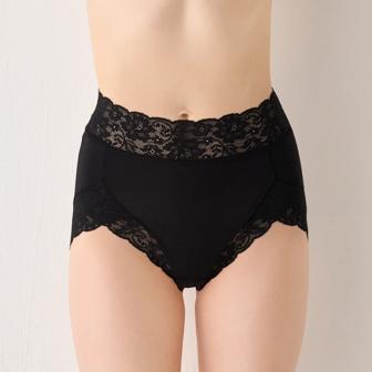 SO SOFT7230 はきこみ深めショーツ, ブラック, model