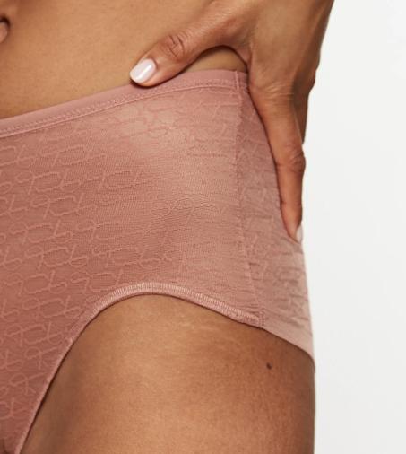 TRIUMPH SIGNATURE SHEER