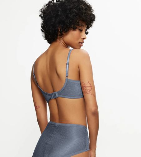 TRIUMPH SIGNATURE SHEER