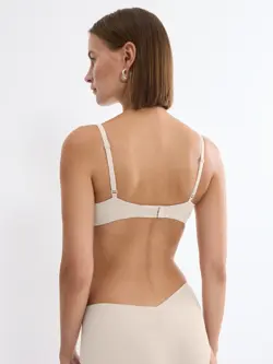 BODY MAKE-UP ILLUSION