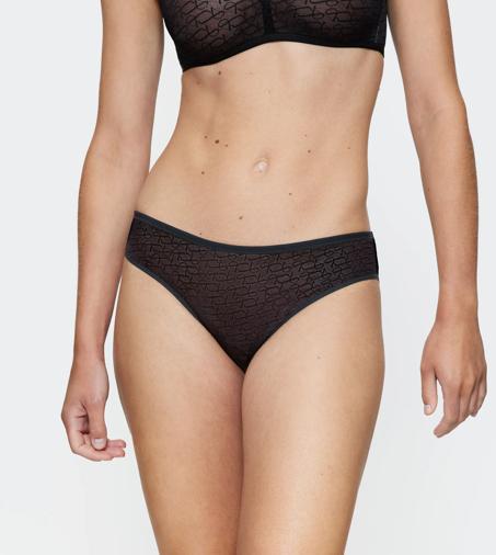 TRIUMPH SIGNATURE SHEER