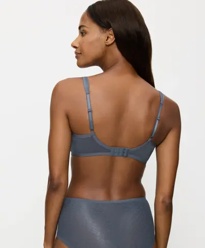 TRIUMPH SIGNATURE SHEER