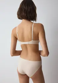 BODY MAKE-UP ESSENTIALS