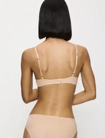 BODY MAKE-UP ESSENTIALS