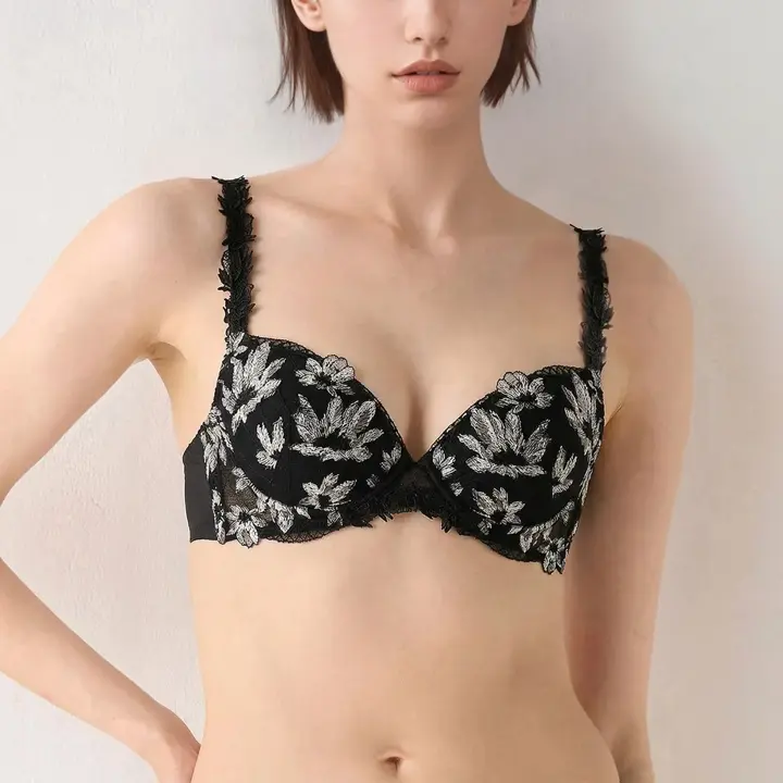 フロラーレ バイ トリンプ616 ブラジャー, ブラック, model image number 0