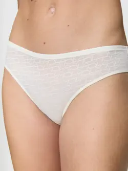 TRIUMPH SIGNATURE SHEER