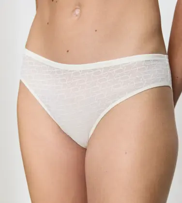 TRIUMPH SIGNATURE SHEER