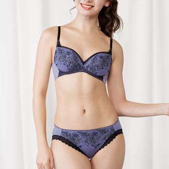 【SALE】天使のブラ(R) 魔法のハリ感597 ノンワイヤーブラジャー, パープル, model image number 1