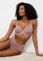 TRIUMPH SIGNATURE SHEER