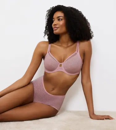TRIUMPH SIGNATURE SHEER