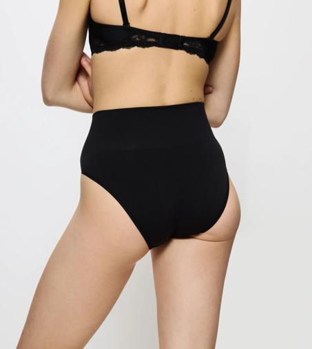 TRIUMPH SOFT SCULPT in BLACK