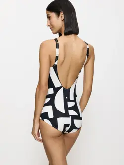 SUMMER ALLURE