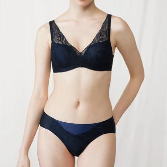 【SALE】コンフォートワイヤーブラ624 ブラジャー, ブラック, model image number 1