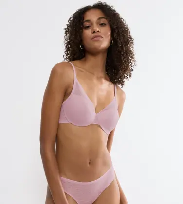 TRIUMPH SIGNATURE SHEER