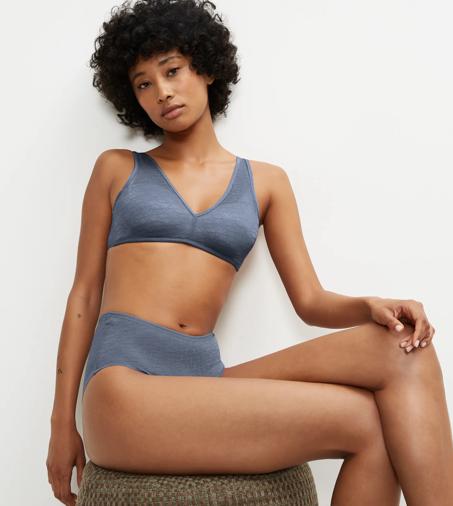 TRIUMPH SIGNATURE SHEER in BLUE