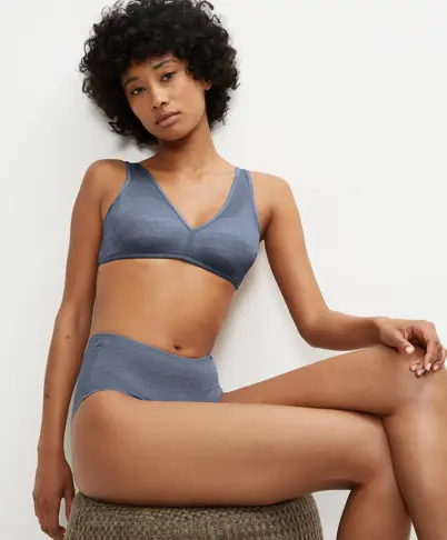 TRIUMPH SIGNATURE SHEER