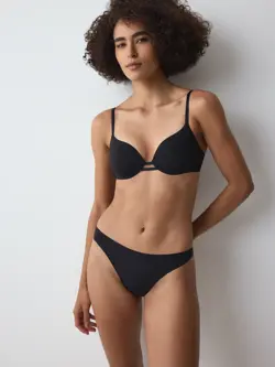 BODY MAKE-UP ILLUSION