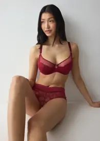 LOVE IN LACE